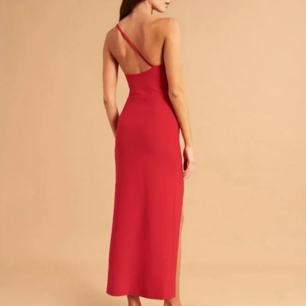 VIRAL Abercrombie & Fitch Asymmetrical One Shoulder Maxi Dress